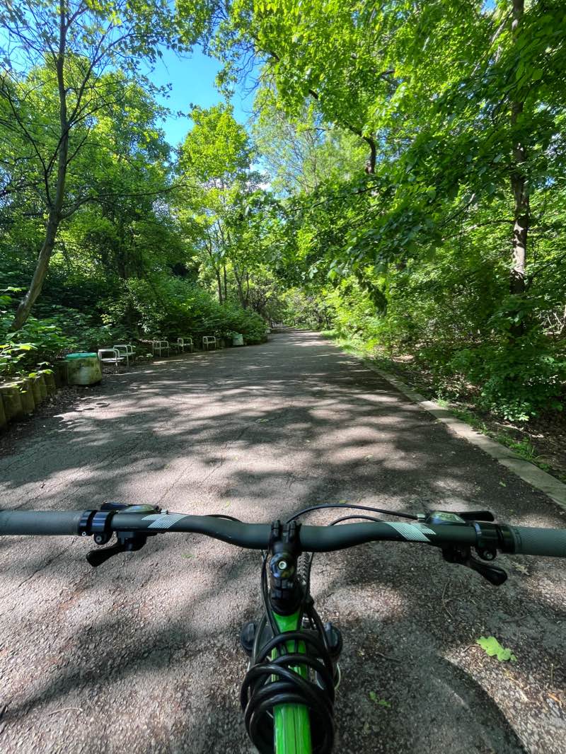 walking near me in Ловен парк in winter