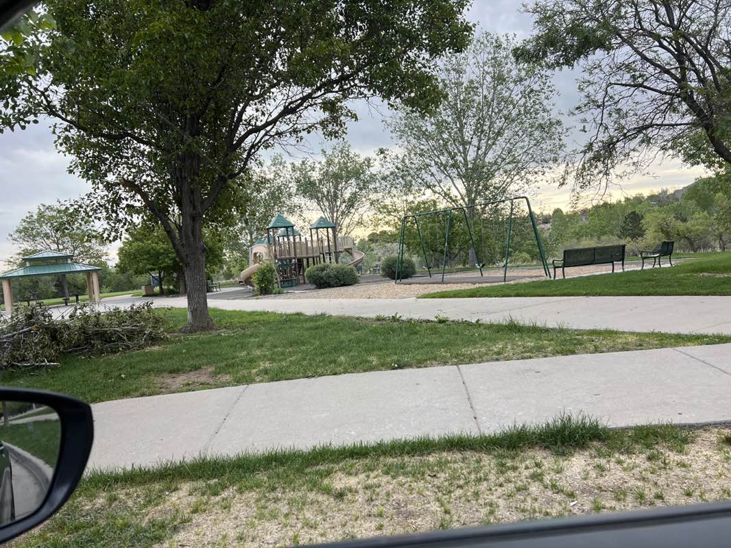 walking near me in Willowbrook Park in spring