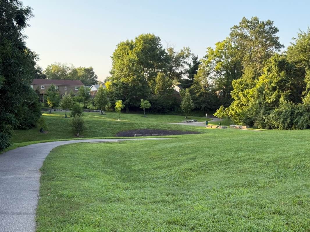 walking near me in Niblack Memorial Park in autumn