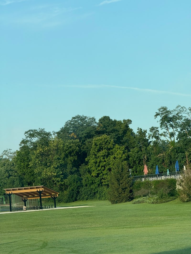 walking near me in Silver Lake Park in autumn
