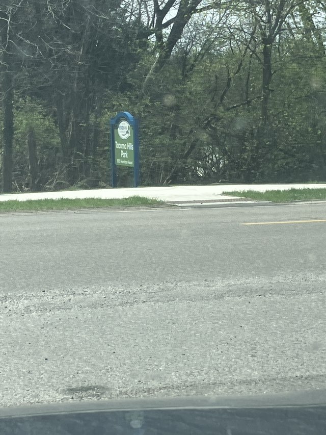 walking near me in Tacoma Hills Park in spring