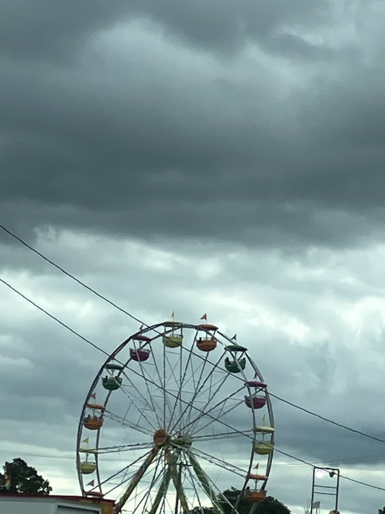 walking near me in Entertainment Park in autumn