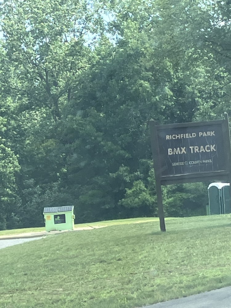 walking near me in Richfield County Park in summer
