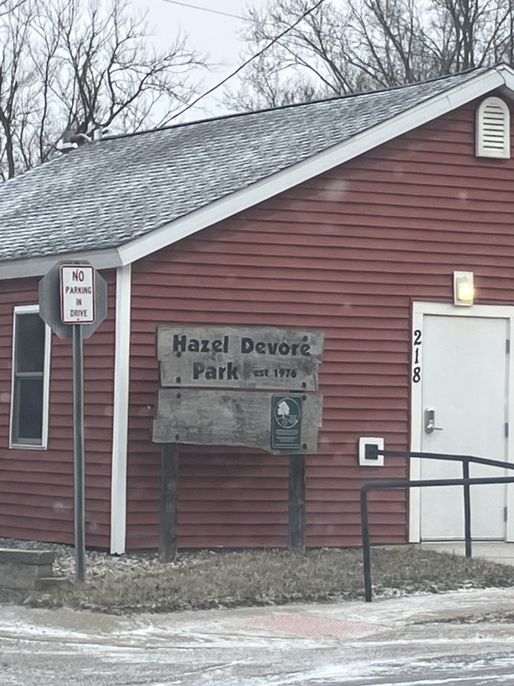 walking near me in Hazel Devore Park in spring