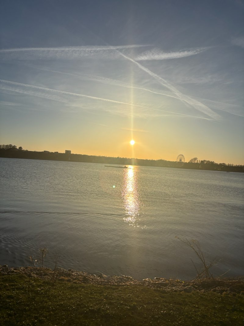 walking near me in Ouzel Valley Park in spring