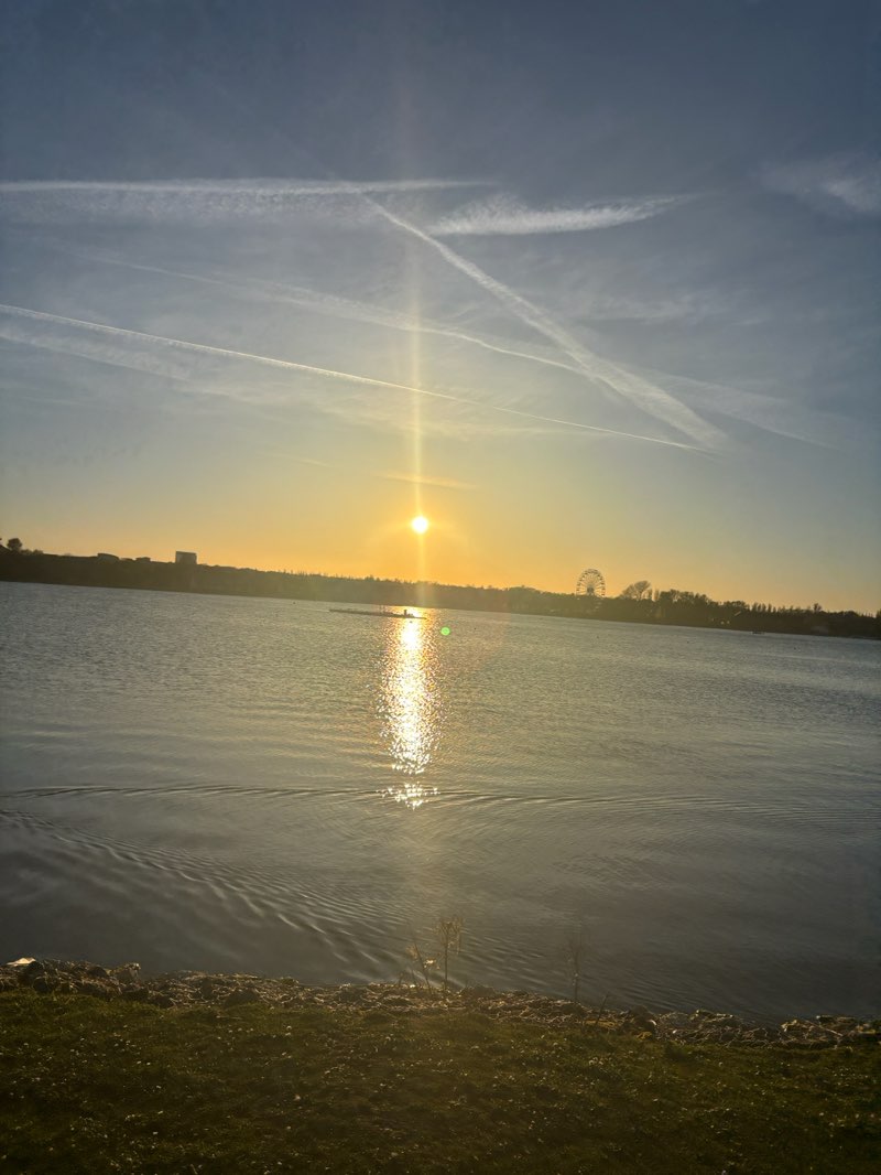 walking near me in Ouzel Valley Park in spring