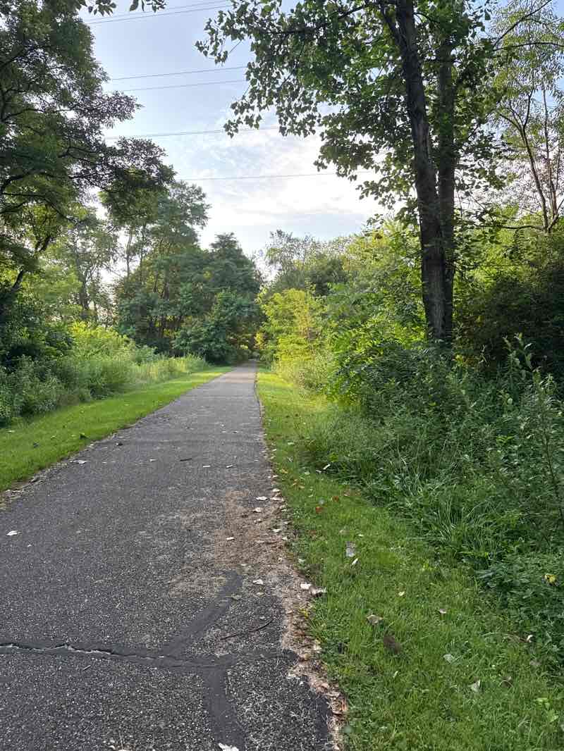 walking near me in Nickleplate Trail (Creston Park) in autumn