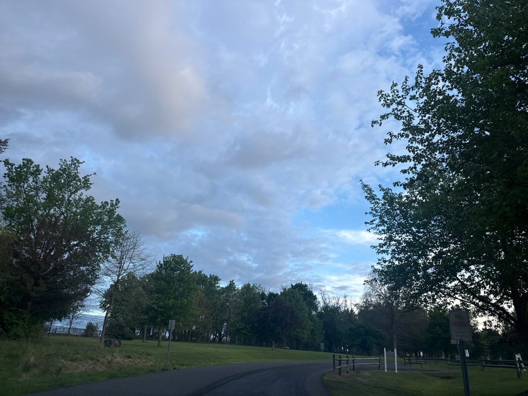 walking near me in Pleasant Valley Park in spring