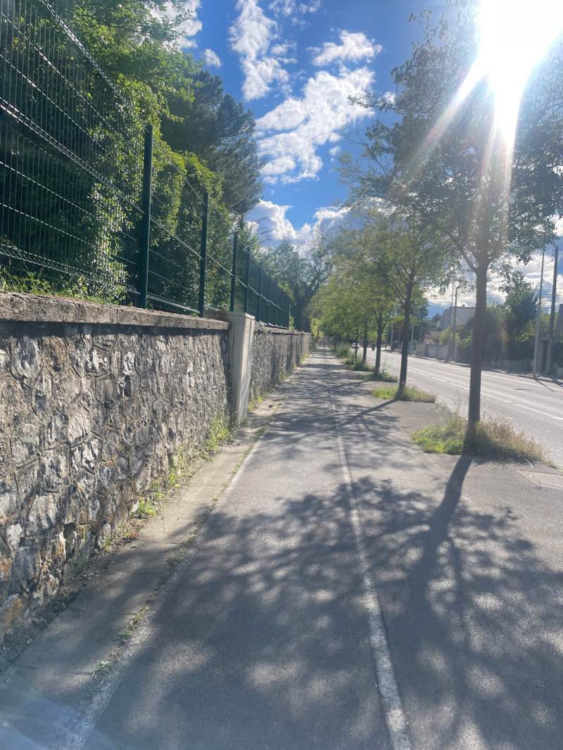 walking near me in Square Bir-Hakeim in winter