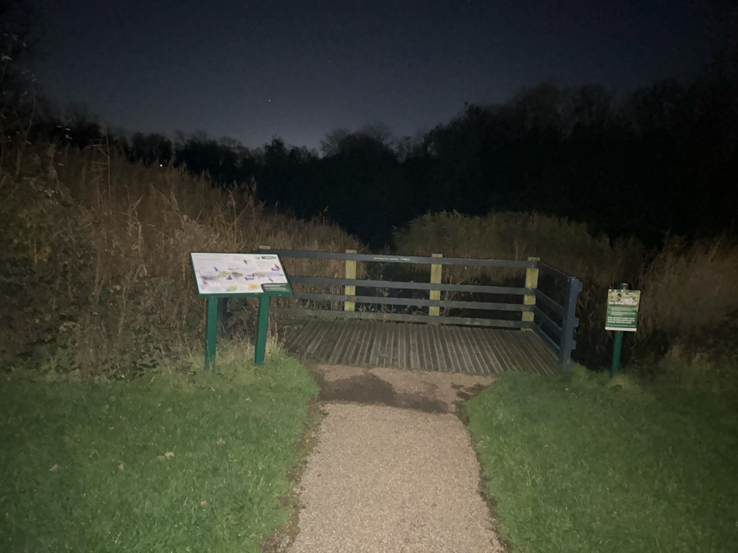 walking near me in Loughton Valley Linear Park in autumn