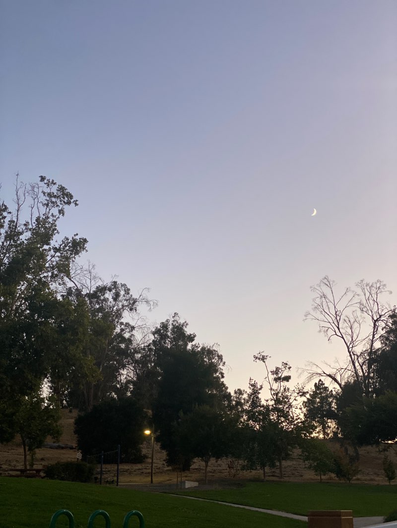 walking near me in Hidden Valley Park in autumn