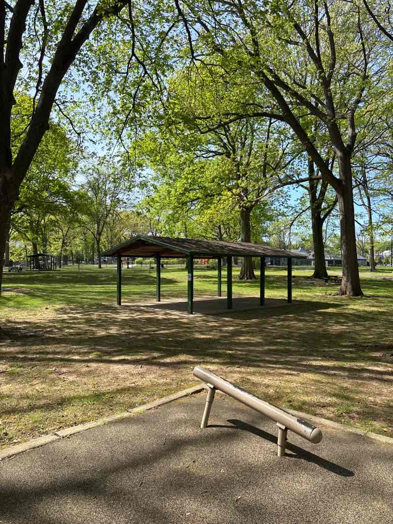 walking near me in Glenfield Park in spring