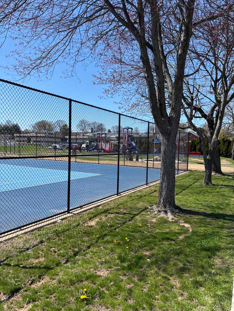 walking near me in Oak Ridge Park in spring