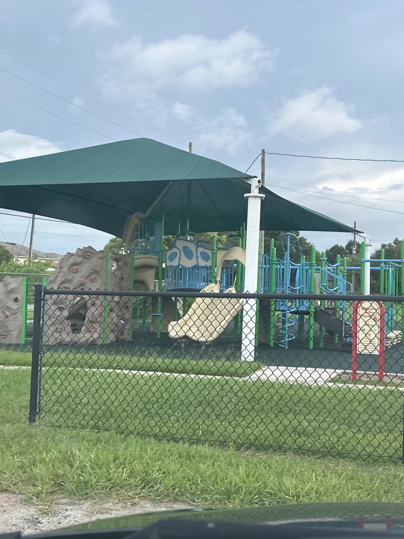 walking near me in Hopkins Park in summer