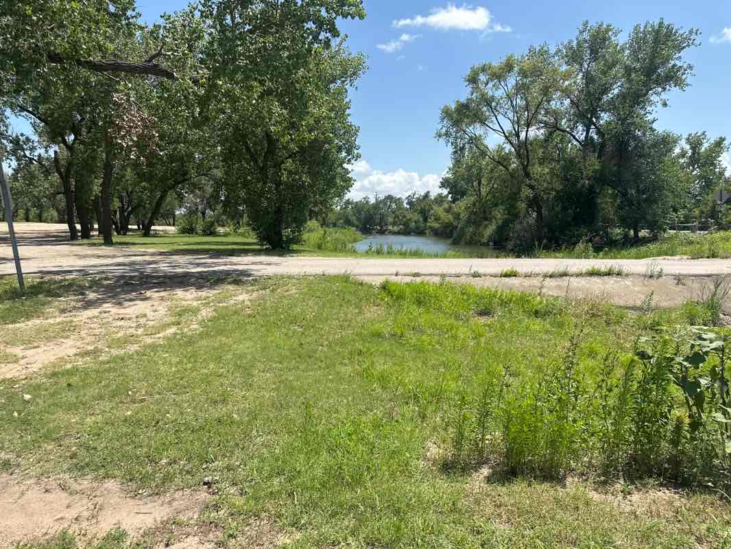 walking near me in Sedgwick County Park in summer