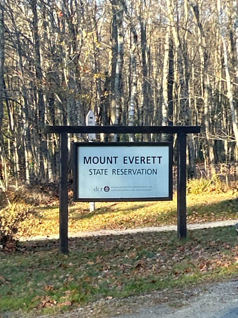 walking near me in Garrett Garden and Green in winter