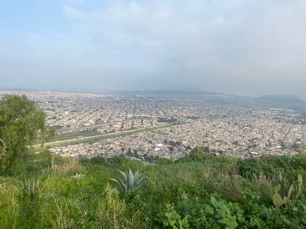 walking near me in Parque Recreativo el Mirador in winter