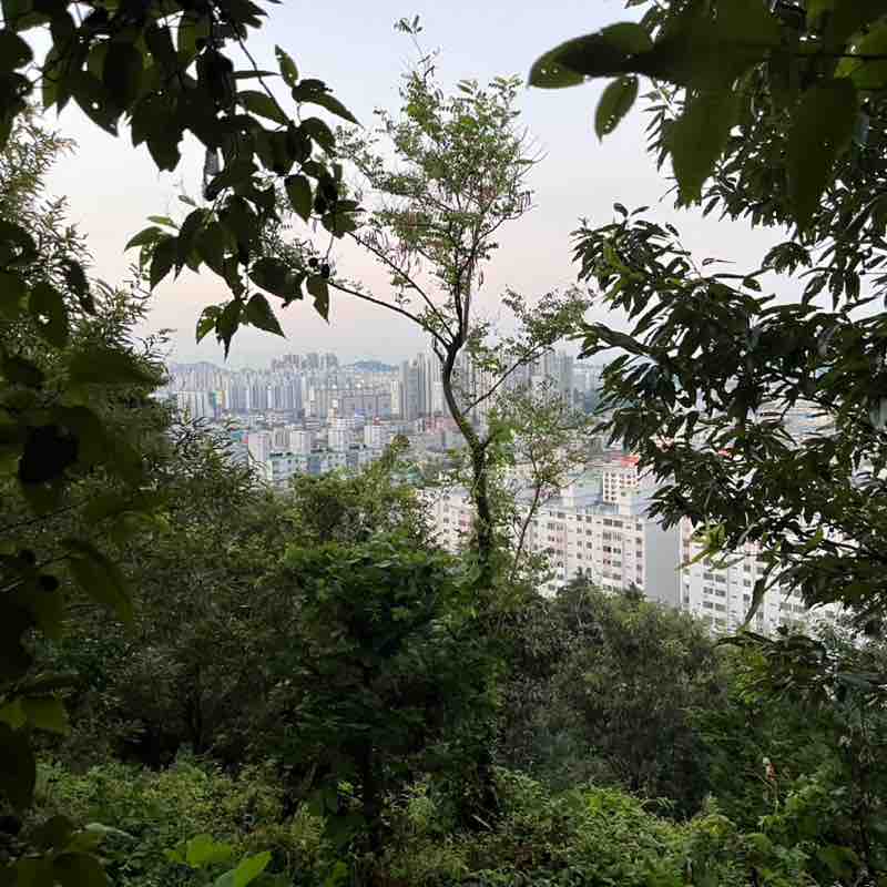 Running Through Darkness ung post image