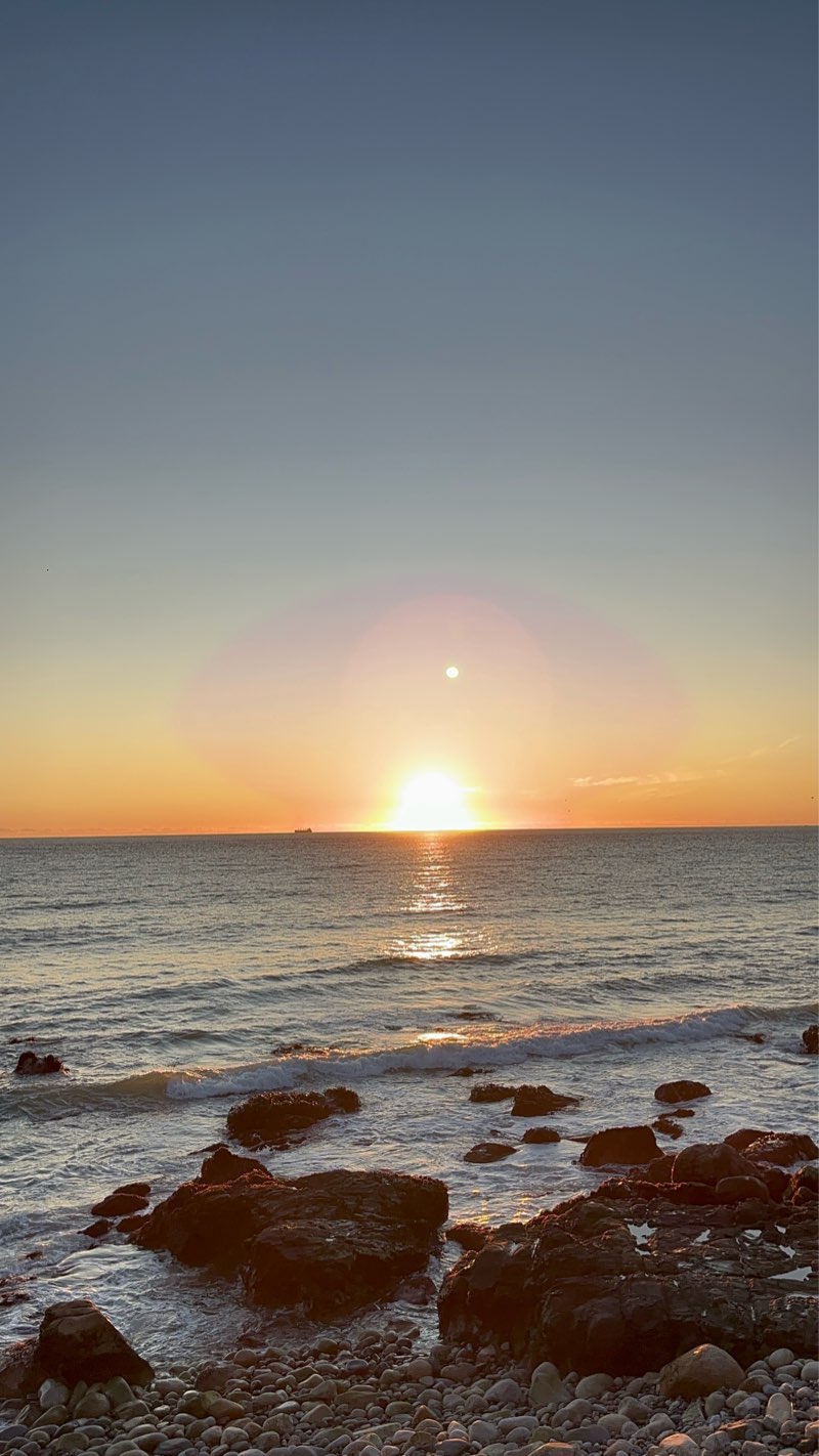 walking near me in Plaza Los Manantiales in summer