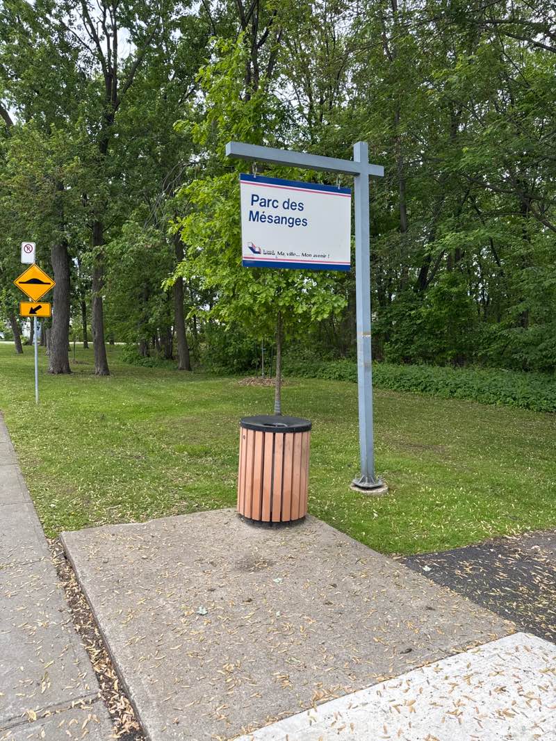walking near me in Parc des Mésanges in summer