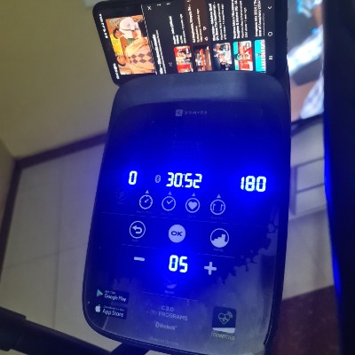 Walking BFFs๐ถ๐ฟโโ๏ธ๐ช๐ฟ Phi00 post image