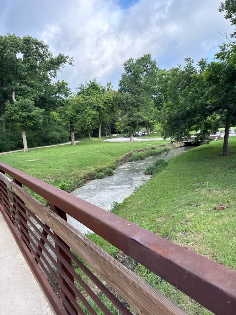 walking near me in Dallas Arboretum and Botanical Garden in summer