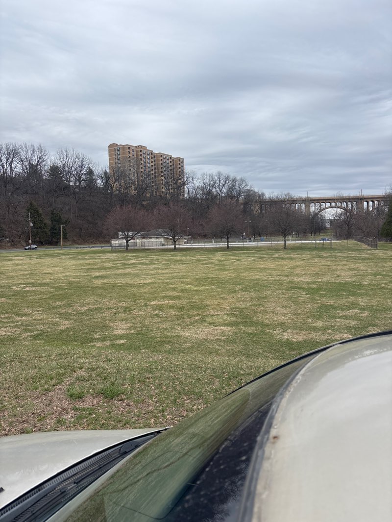 walking near me in Fountain Park in spring