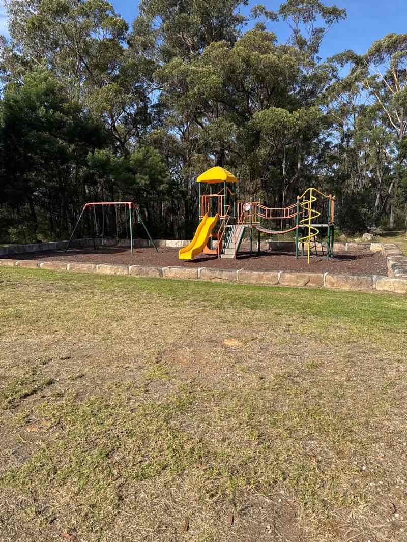 walking near me in Boronia Park in autumn
