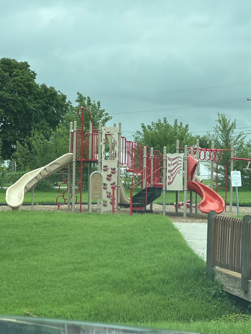 walking near me in Meadowbrook Park in autumn