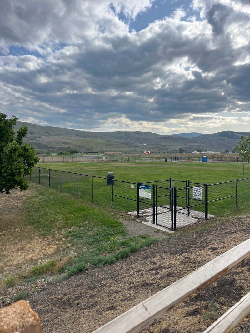 walking near me in Crestline Park in spring