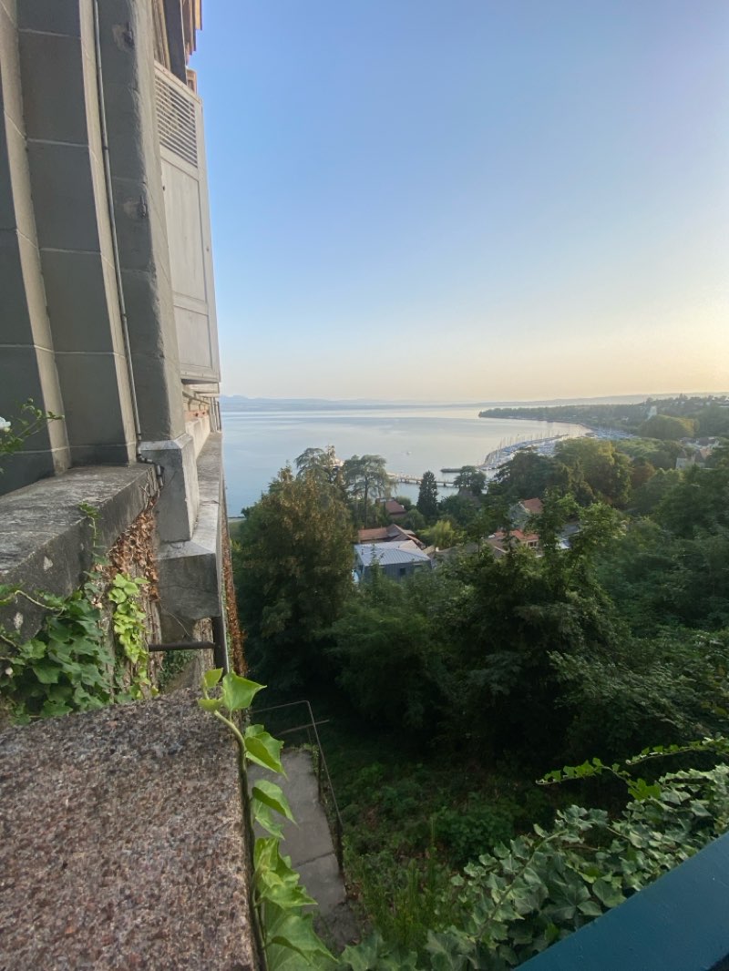 walking near me in Parc Thermal in autumn