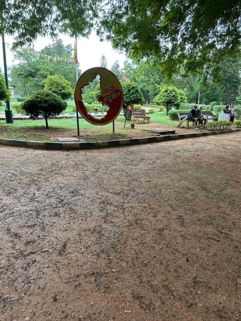 walking near me in Cheluvamba Park in spring