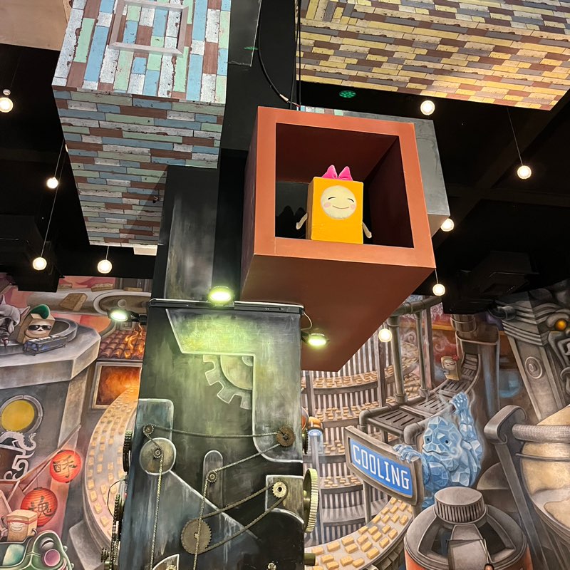 中山 財務 陳玥彣 profile