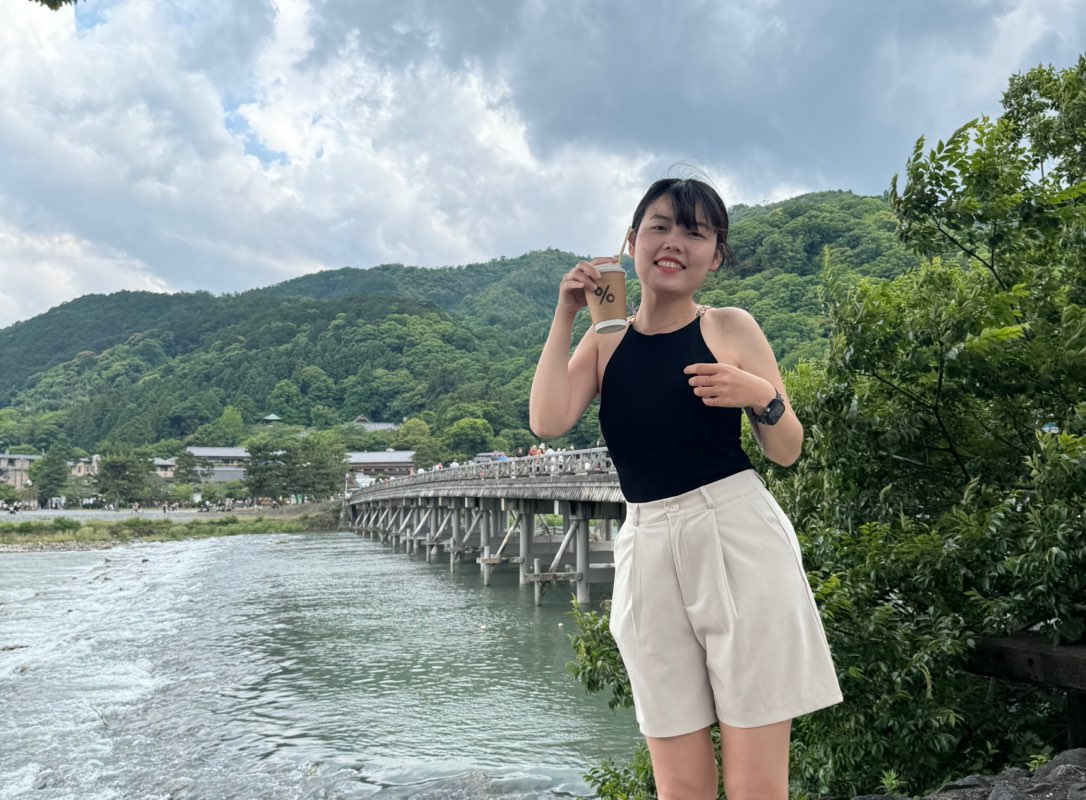 中港 營業 林杏樺 profile