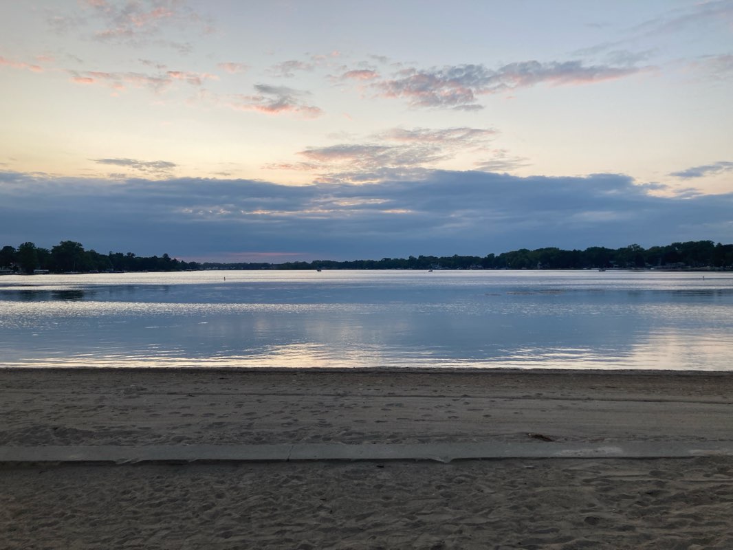 walking near me in Lake Park in autumn