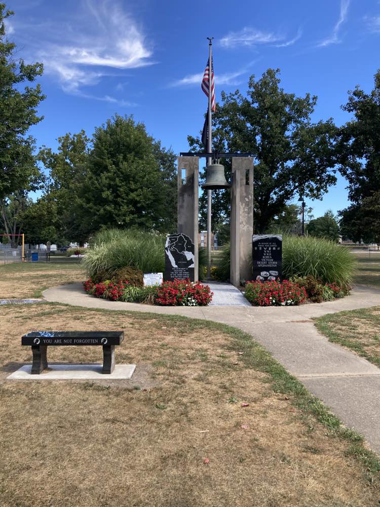 walking near me in Morton Park in autumn