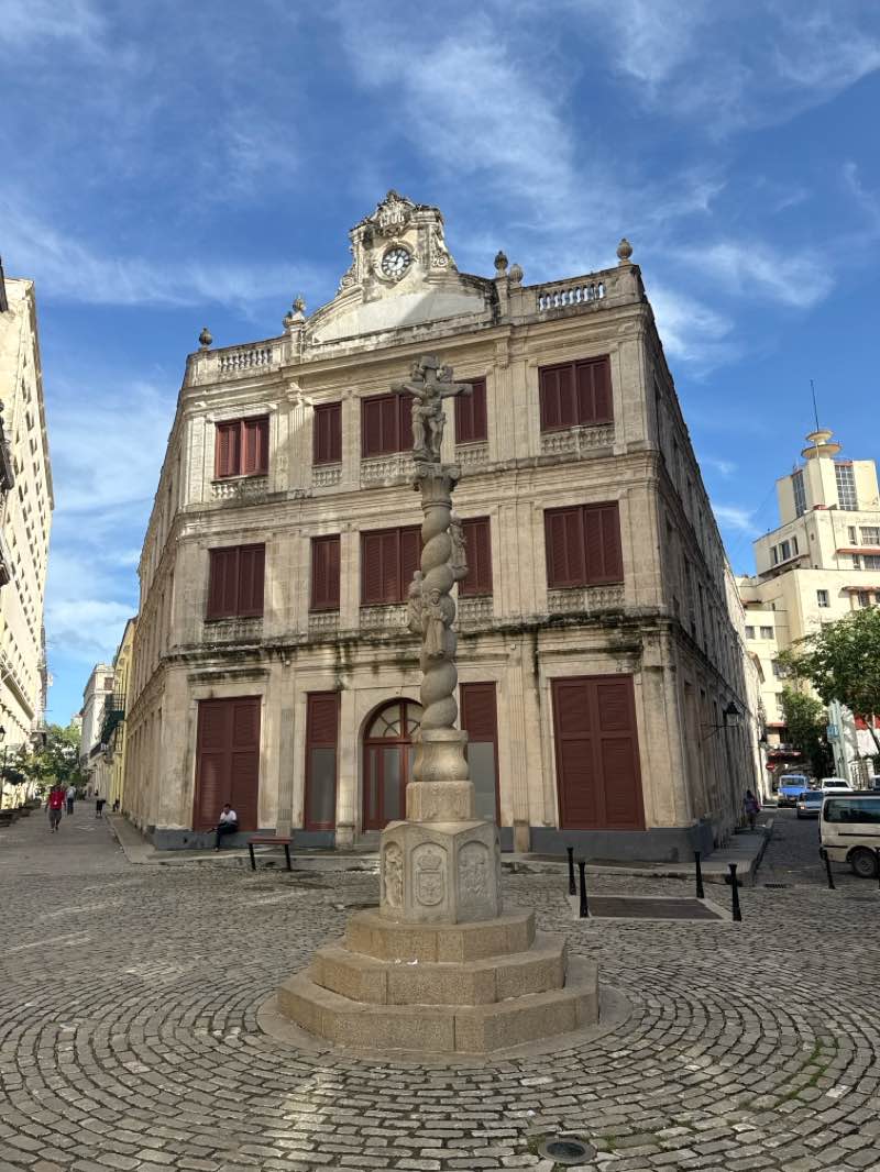 walking near me in Alameda de Paula in winter
