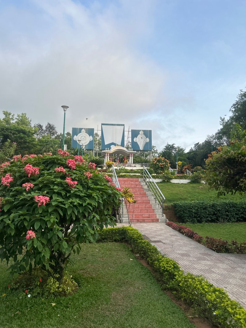 walking near me in VIP in autumn