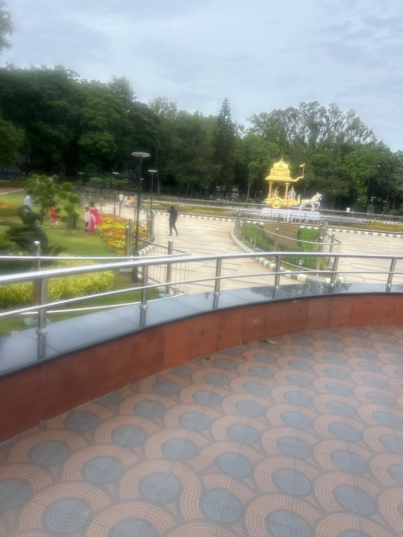 walking near me in Geethopadesam in autumn