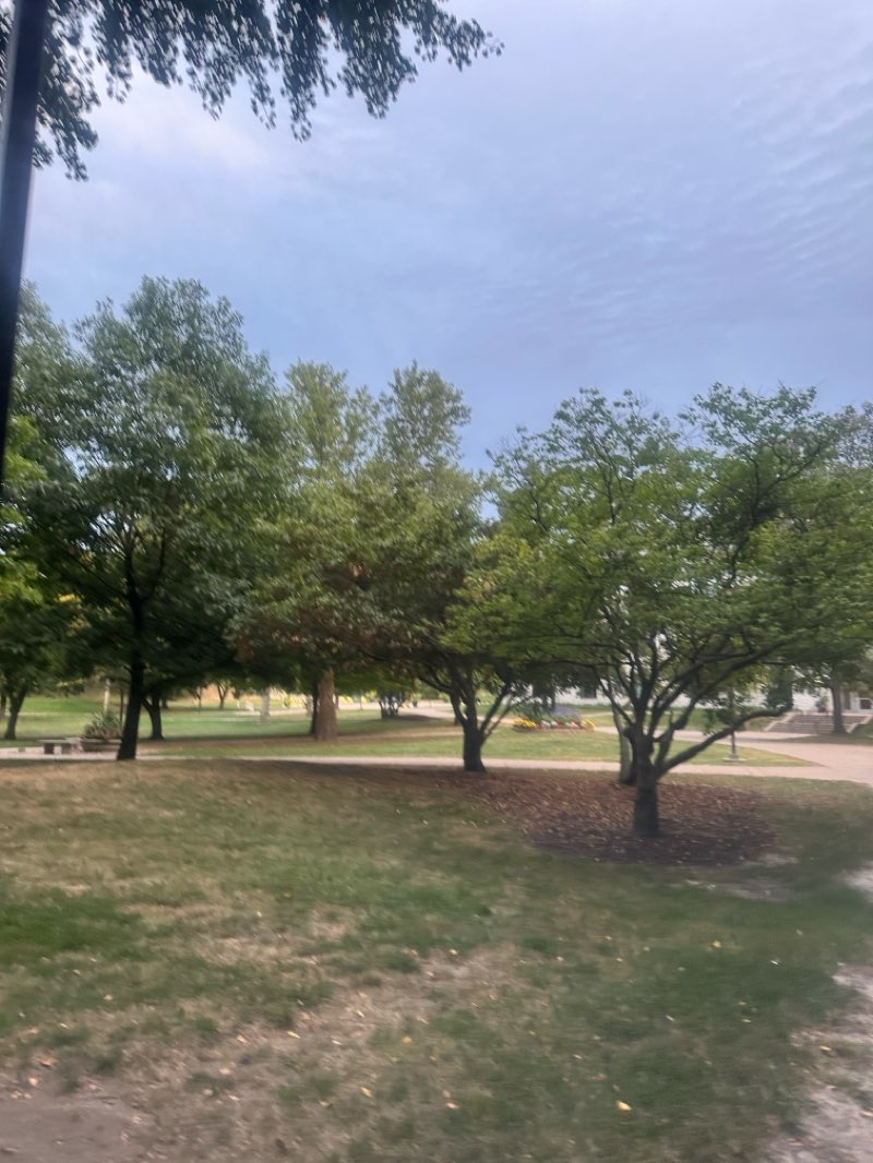 walking near me in Centennial Park in autumn