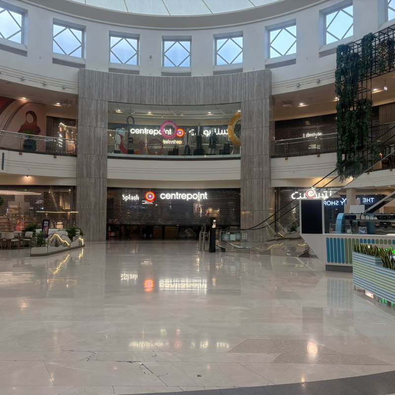 Victoria Valdez - Hotels - UAE post 1