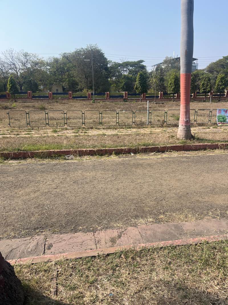 walking near me in Kamla Nehru Bal Udhayan in winter