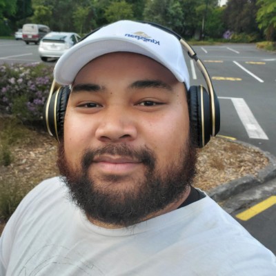 Derek Solomona post 1