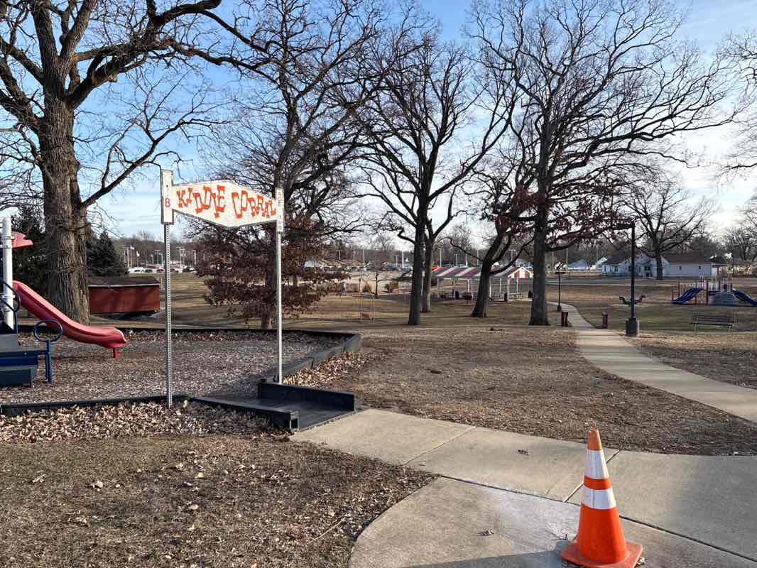 walking near me in Richard Morrissey Park in winter