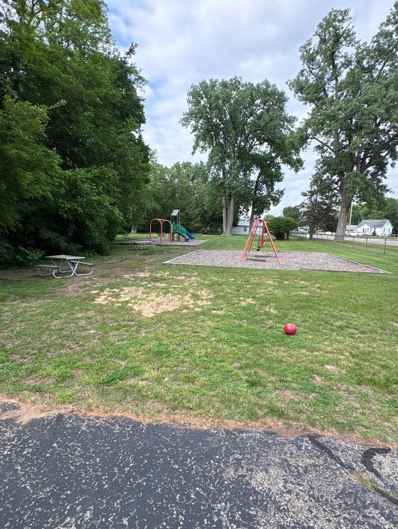 walking near me in Auer/Broshears Park in summer