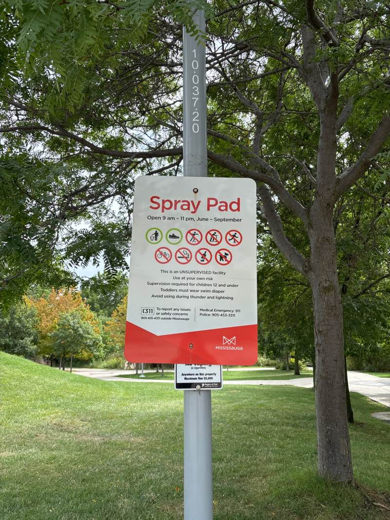 walking near me in Lakeside Park in autumn