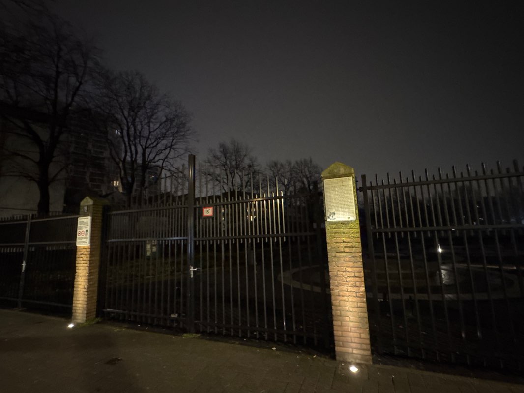 walking near me in Park Het Oude Westen in winter