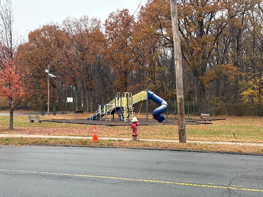 walking near me in Irene Hoppe Park in autumn
