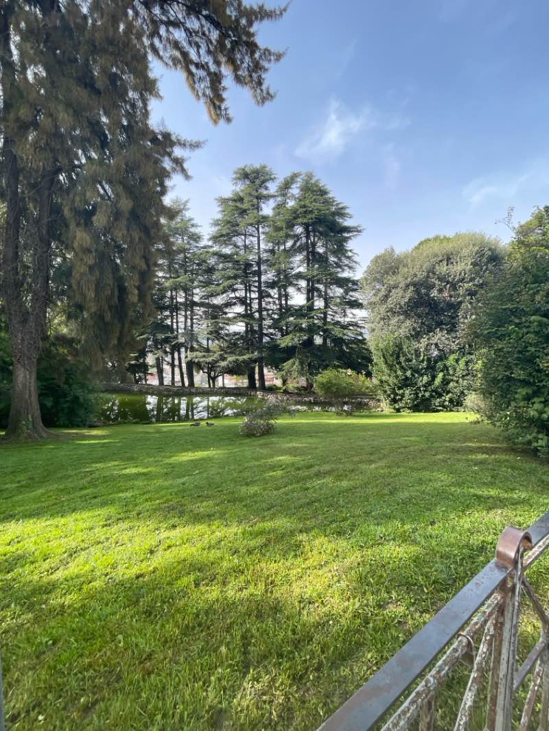 walking near me in Villa Comunale di Benevento in winter