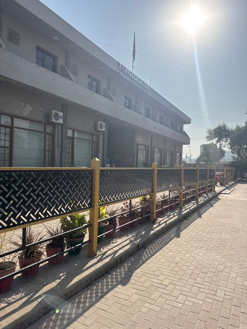 walking near me in Rani Bagh in autumn